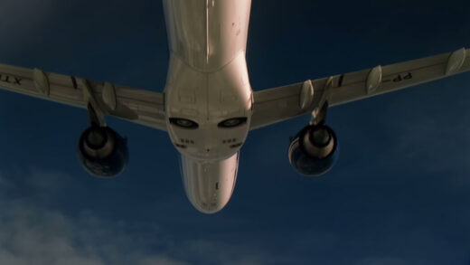 Embraer ‘pousa’ na LABACE 2013 com acordo assinado com a ILFC