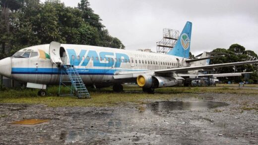 Antigos aviões da Vasp viram boate e restaurante