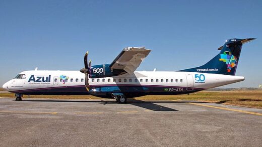 Azul batiza aeronaves com famosos nomes do setor