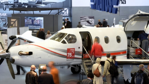 Expo Friedrichshafen no topo da aviação geral