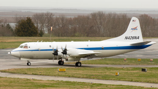 NASA duplica lâminas do P-3 Turboélice