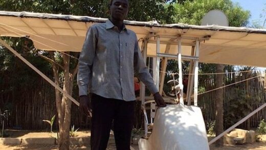 Sudanês monta avião no quintal de casa