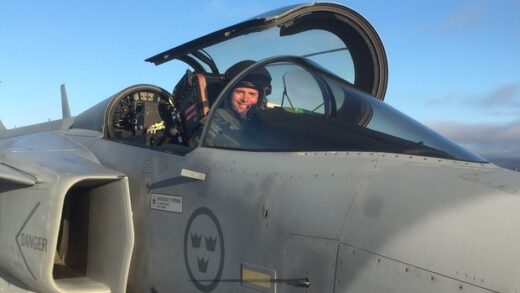 Brasileiros fazem primeiro voo no Gripen NG
