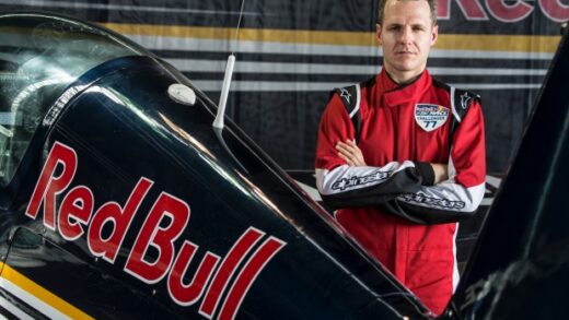 Red Bull Air Race 2015 tem piloto brasileiro