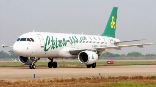 Spring Airlines cogita transportar passageiros em pé