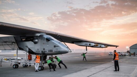 Avião solar prepara volta ao mundo