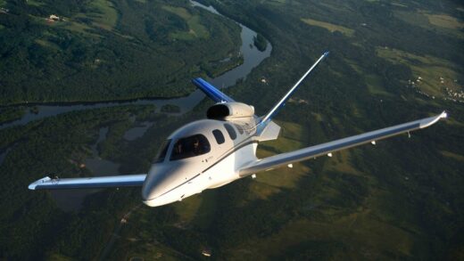 Cirrus fecha 2014 com 308 entregas