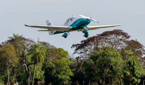 Itaipu faz voo histórico do 1º avião elétrico tripulado da América Latina