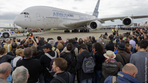 Jatos comerciais surpreendem na Paris Air Show 2015
