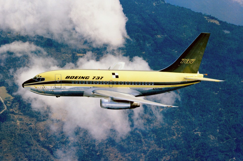 boeing-737-100200-04