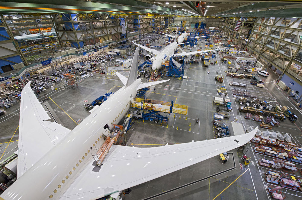 787_dreamliner_assembly