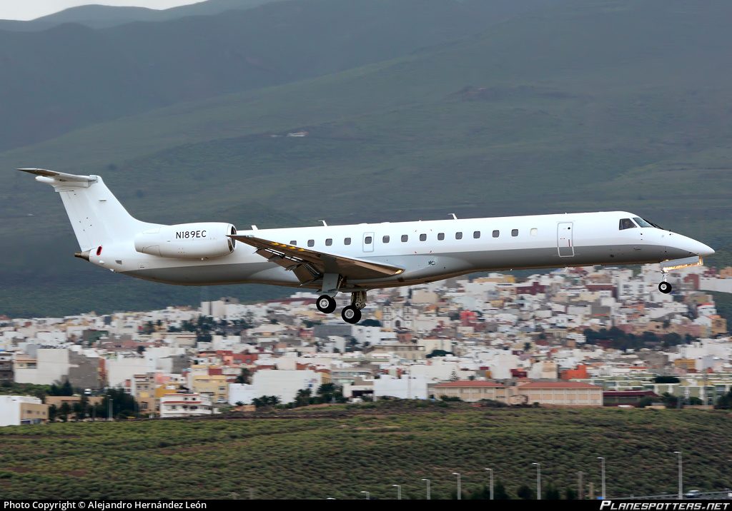 n189ec_n189ec-ecc-leasing-company-embraer-erj-145er_planespottersnet_574411